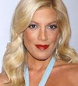 tori-spelling-hollywood-25102013